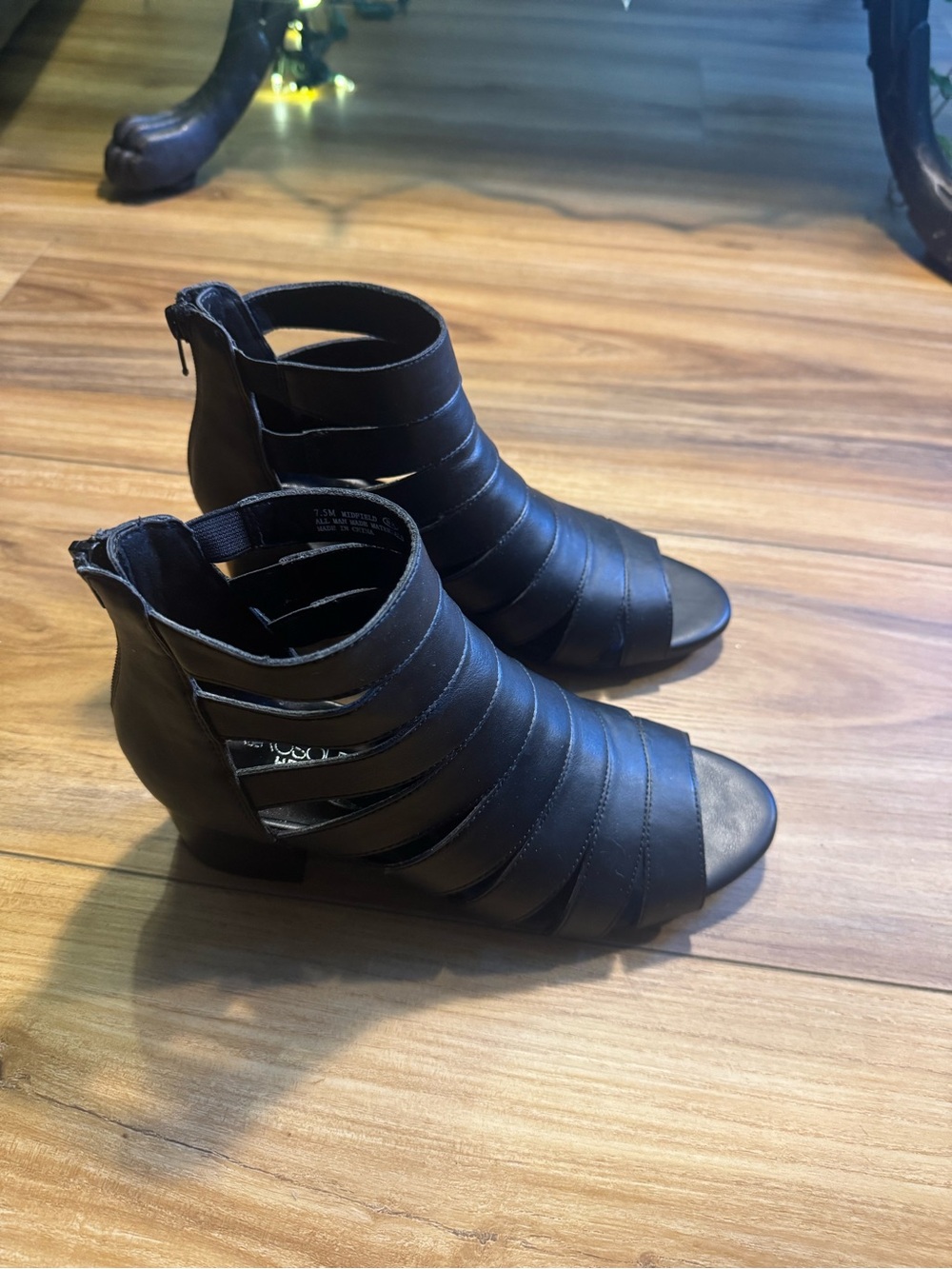 AEROSOLES Black Strappy Open-Toe Caged Heels